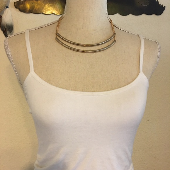 Gold tone double bar on chain necklace - Picture 3 of 7